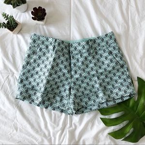 🌱Club Monaco Printed Shorts